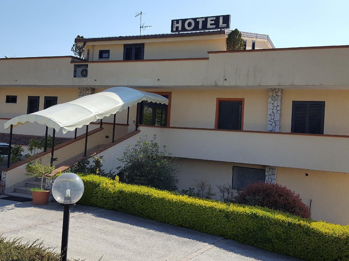 Hotel Vittoria เบเนเวนโต ภายนอก รูปภาพ